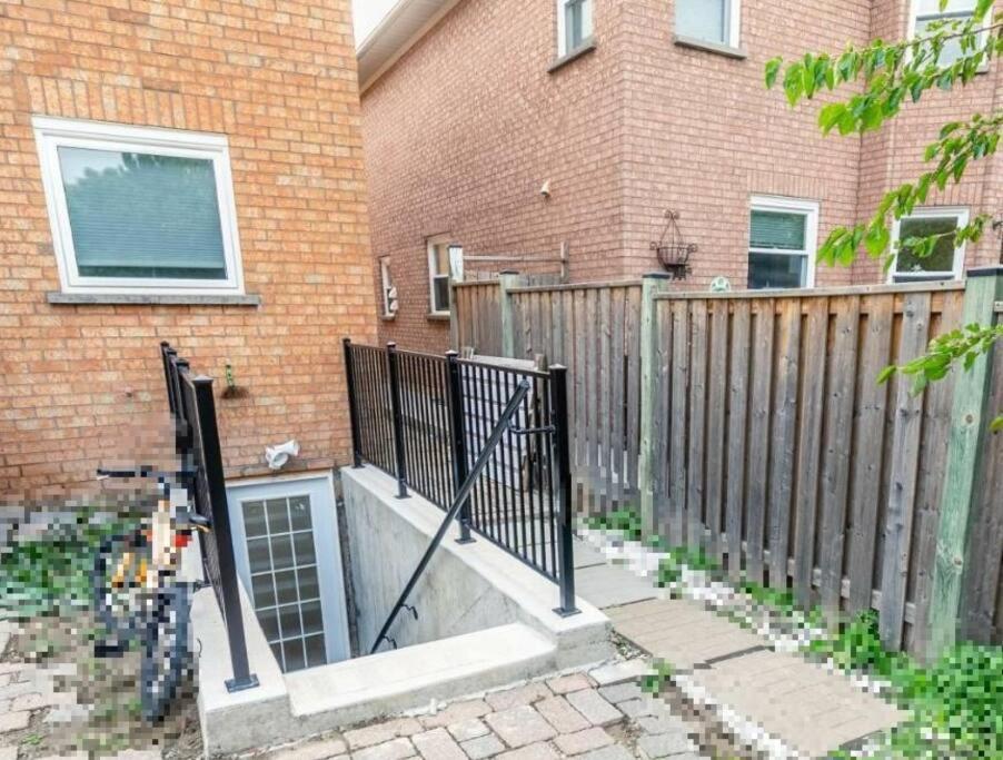 Spacious Basement Mississauga Exterior foto